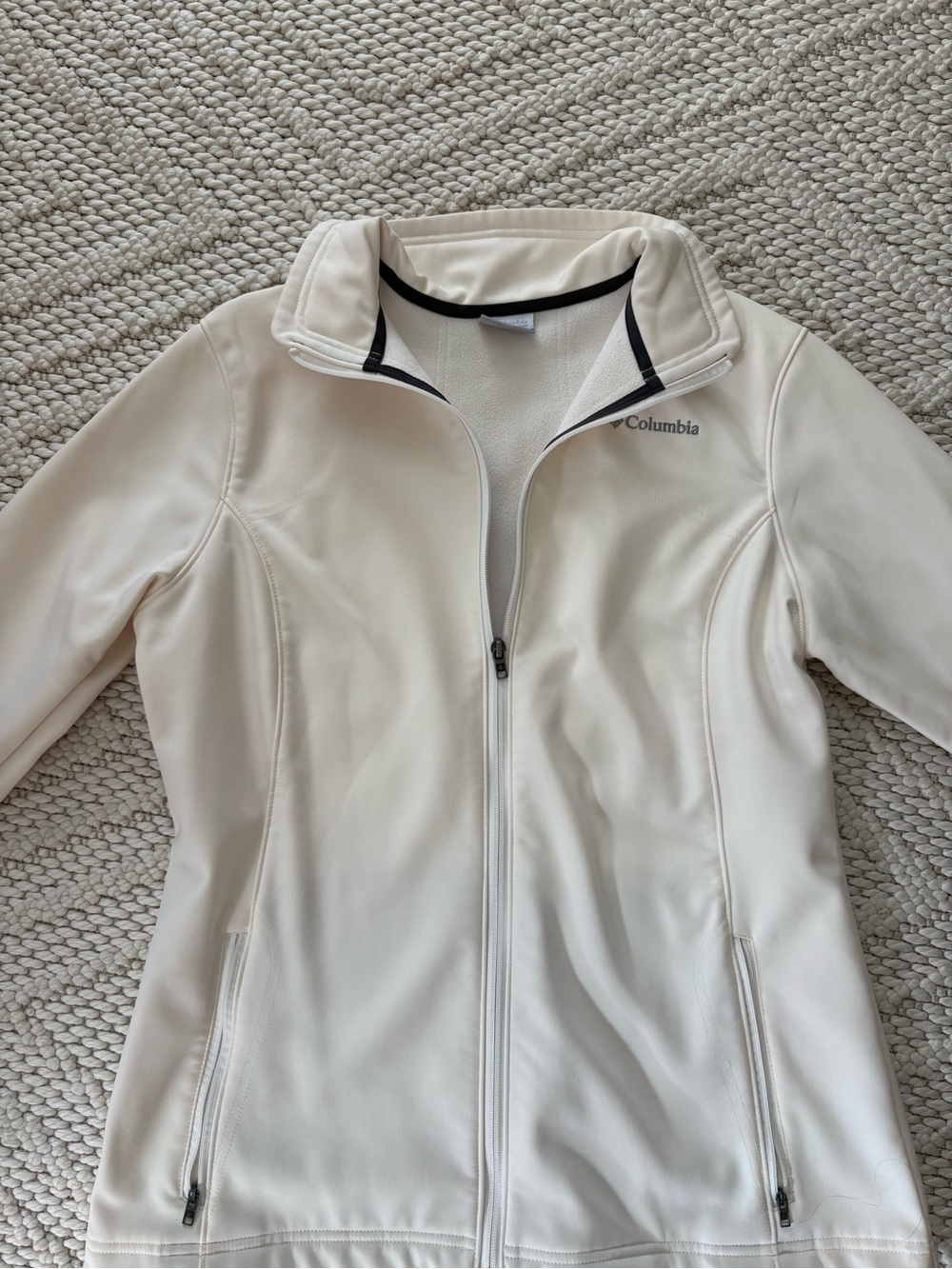 Columbia Women's Cream Full-Zip Softshell Jacket